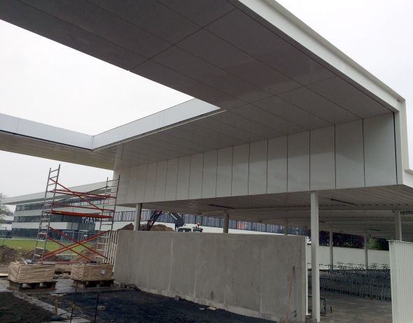 Plafondpanelen entree Thales Hengelo